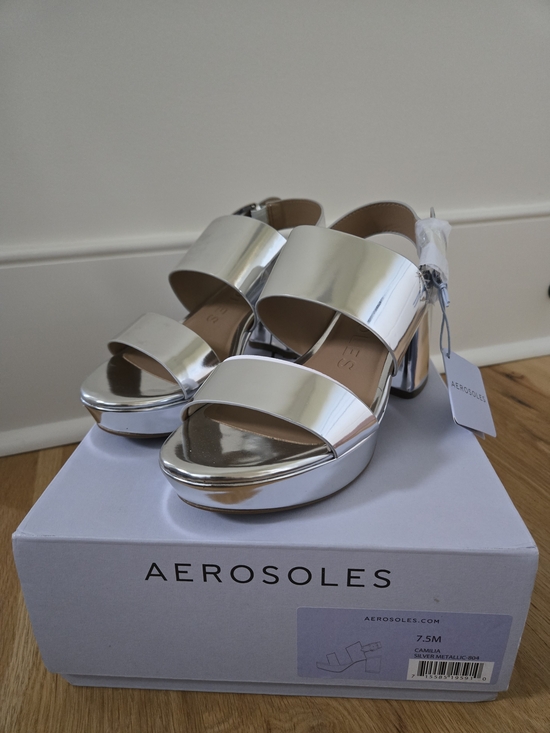 AEROSOLES Shoes - AEROSOLES Silver Metallic Platform Block Heel Sandals
